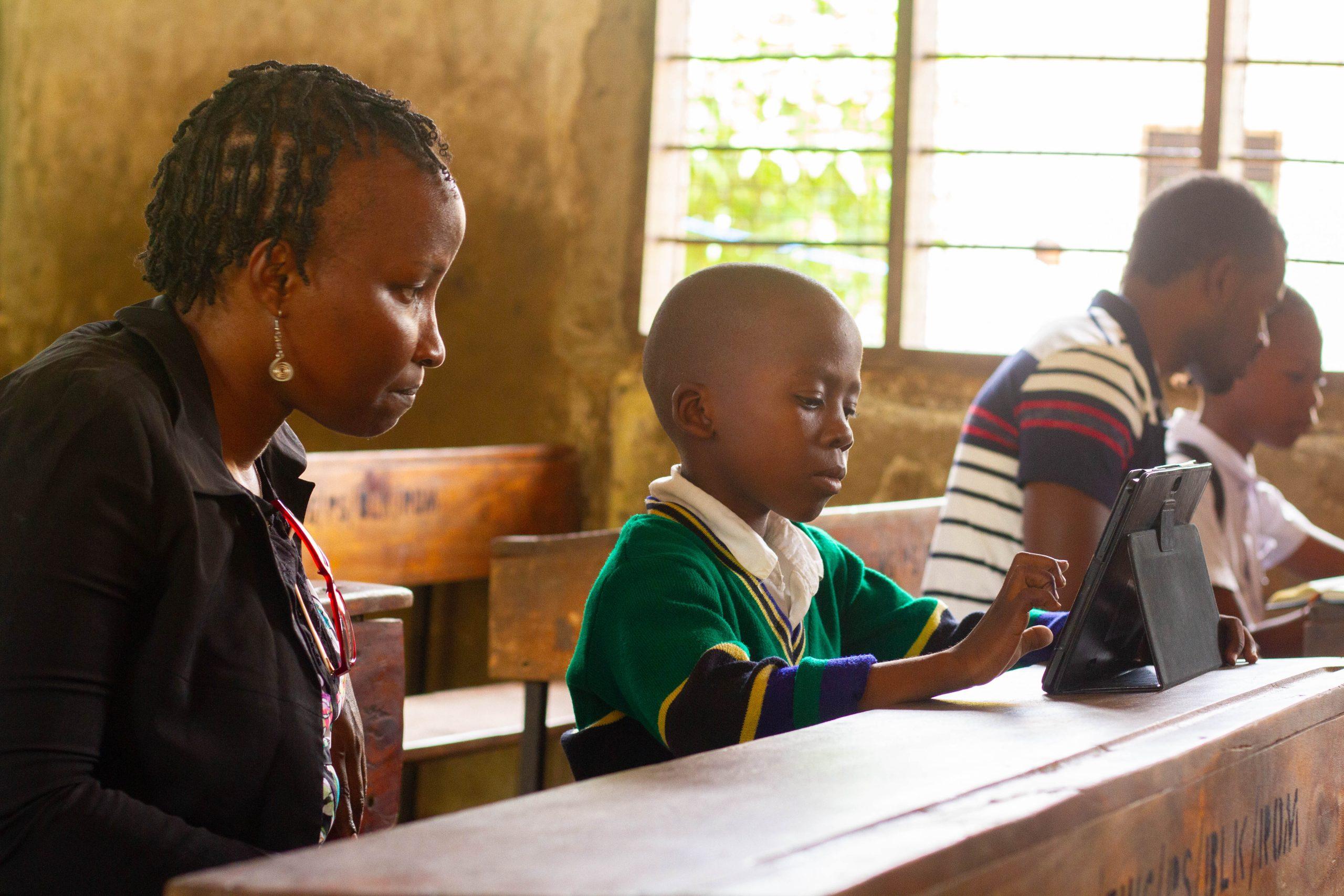 KitKit School - Camara Tanzania (11)