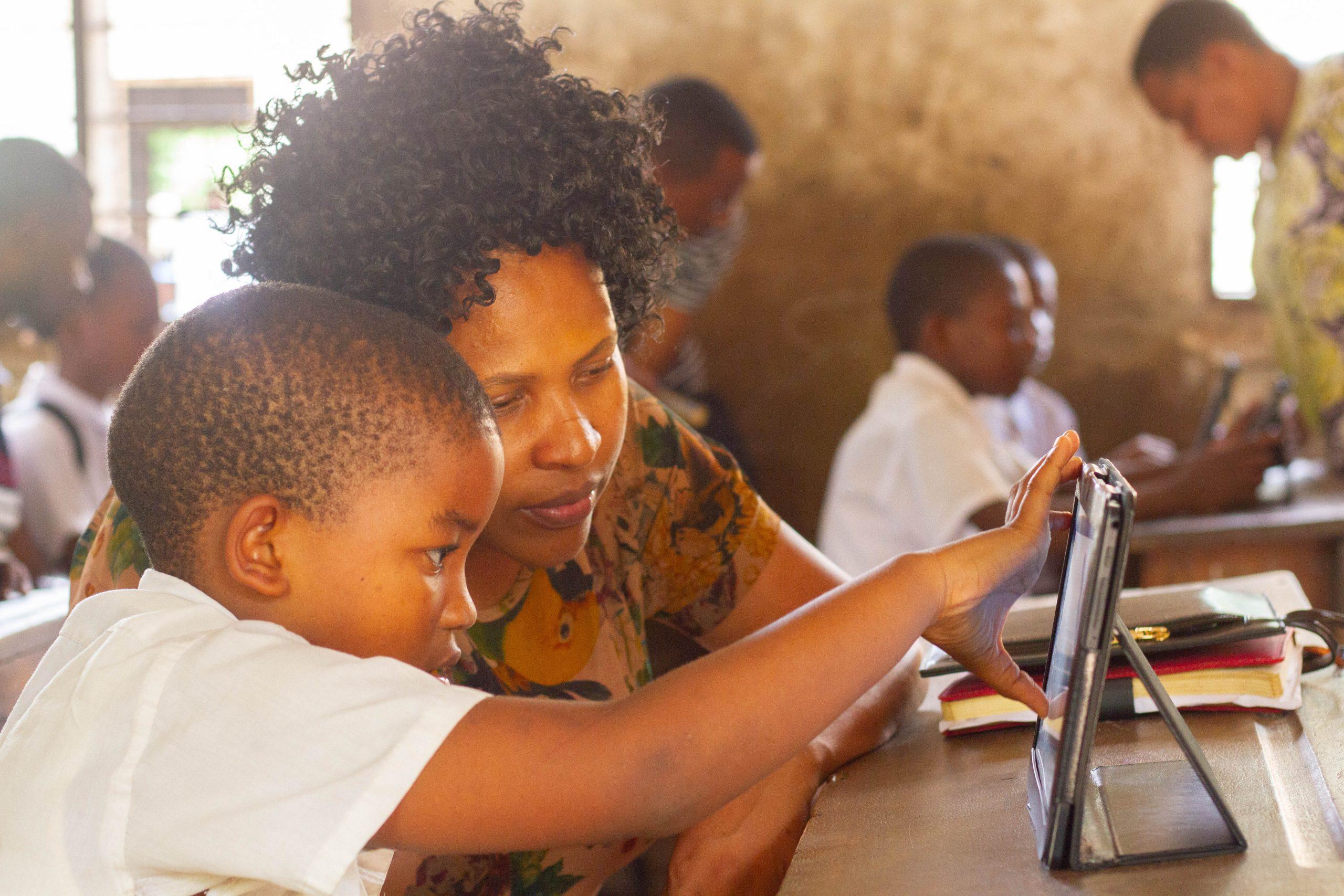 KitKit School - Camara Tanzania (12)