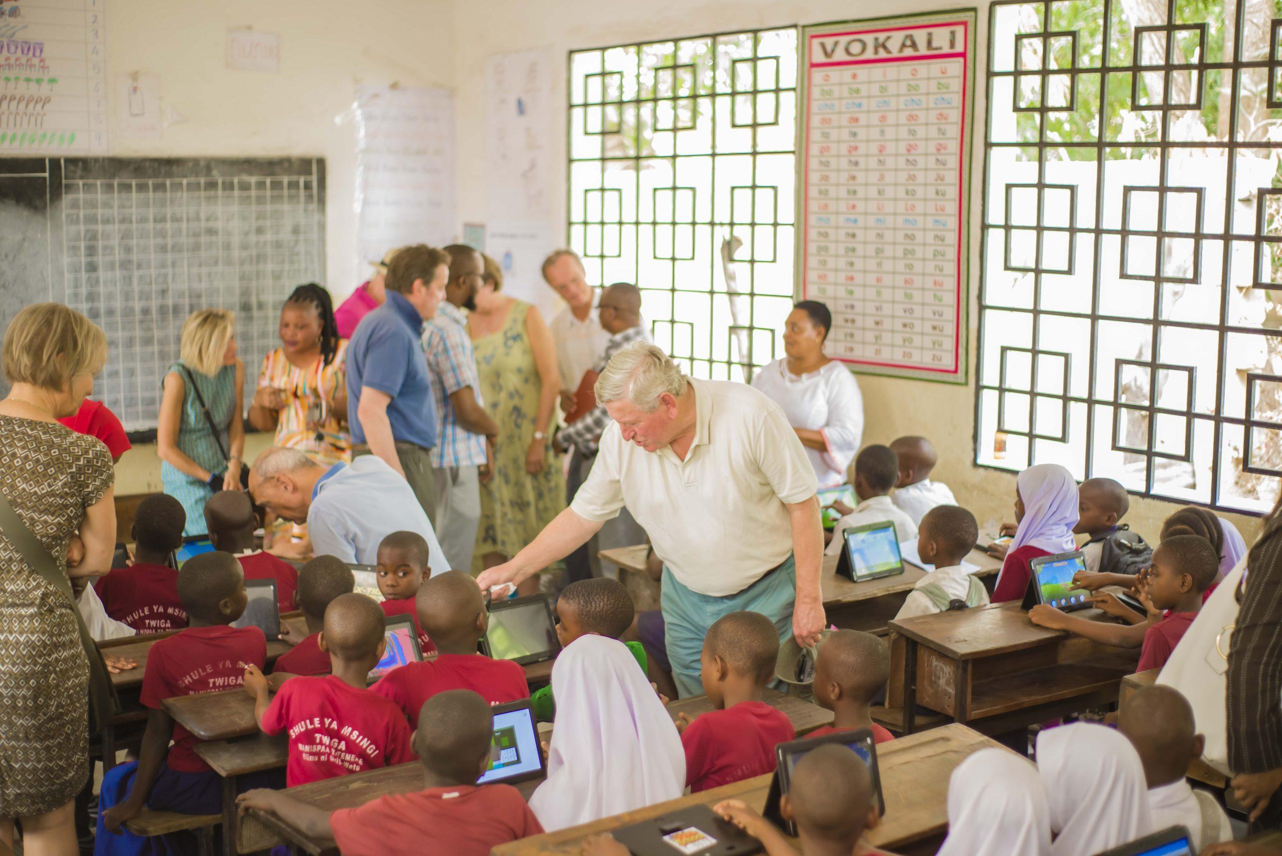 KitKit School - Camara Tanzania (15)
