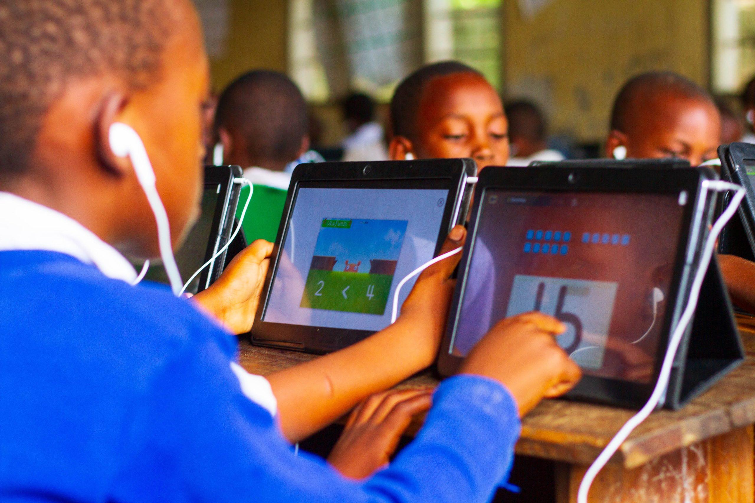 KitKit School - Camara Tanzania (6)